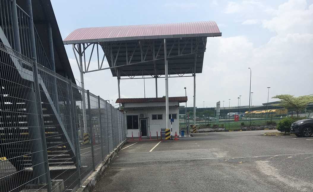 PosMalaysia International hubの受付を横から撮った写真。