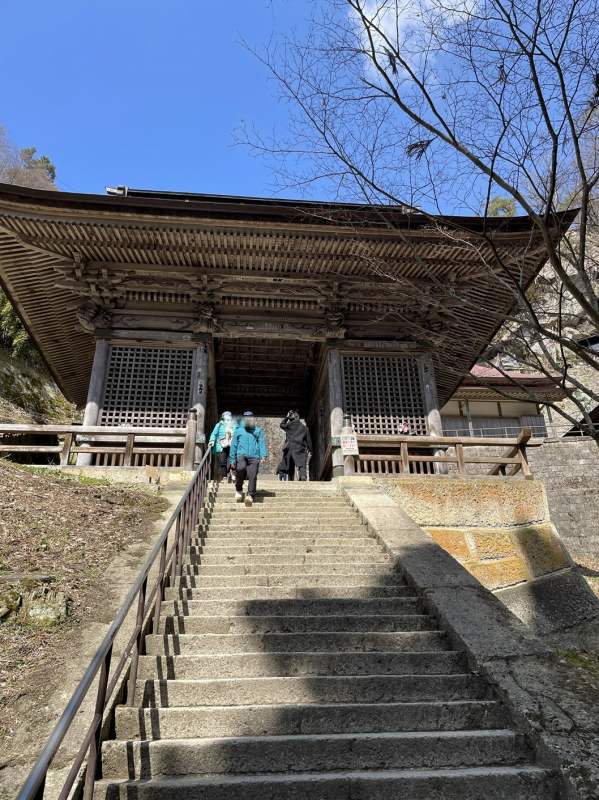 1015段上った上にある門