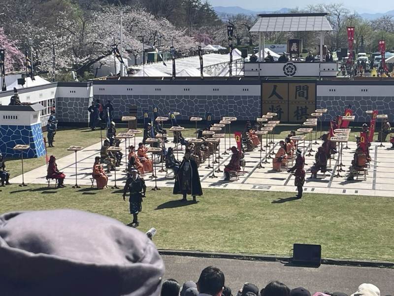 2027年、イベント2日目の人間将棋の様子